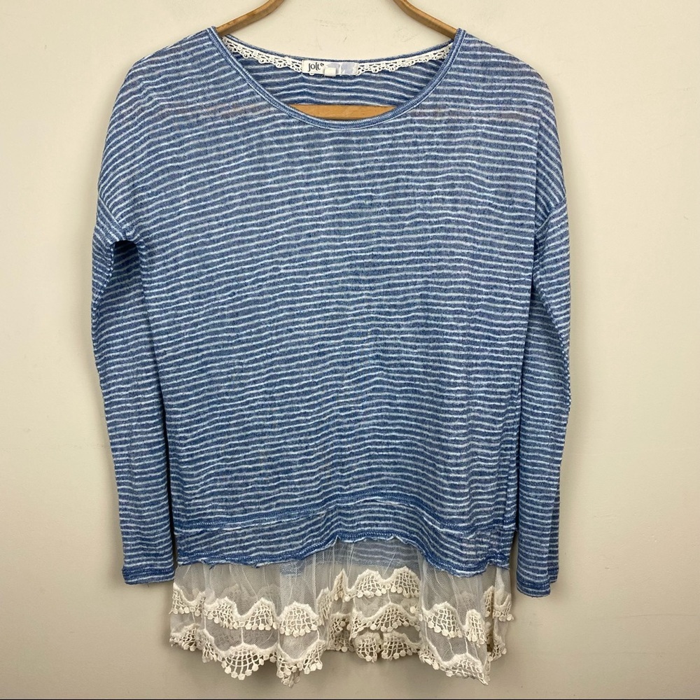 Jolt || Woman's Top with Lace at Bottom; Size M